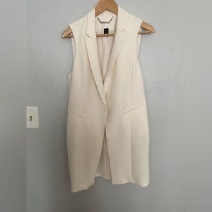 White House Black Market sleeveless trench